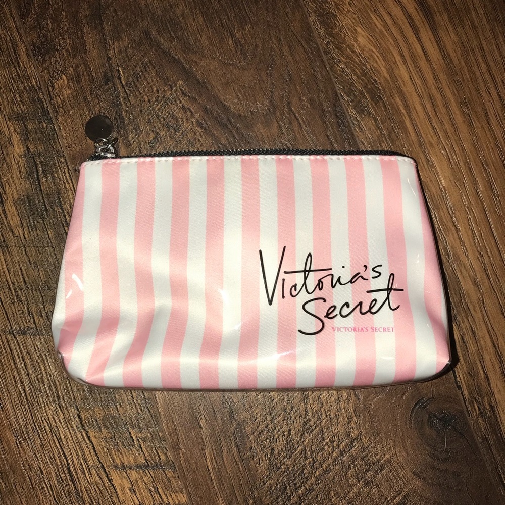 NWOT Victoria’s Secret Cosmetic Bag